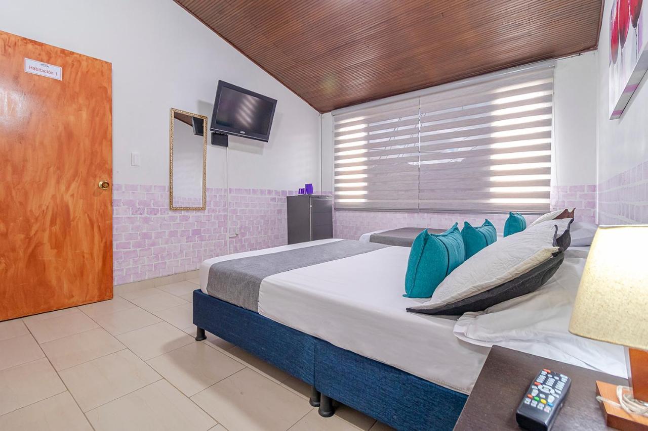 Ayenda Hostal El Tocororo โบโกตา ภายนอก รูปภาพ